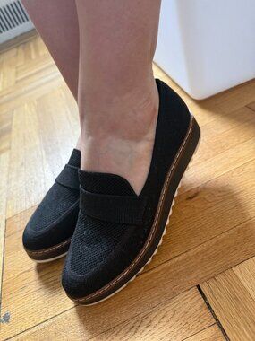 Me Too Linen Loafers Size 8M